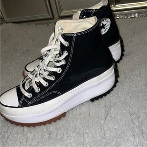 🖤Converse High Top Sneakers 🖤